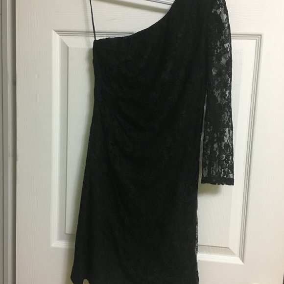 Express One Shoulder Lace Dress (Black) - Picture 3 of 5